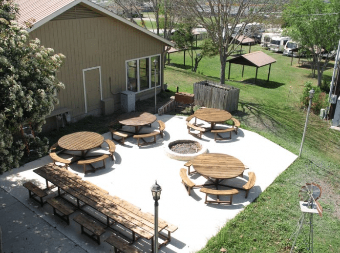 Hill Country RV Park - New Braunfels, TX | RVBuddy.com