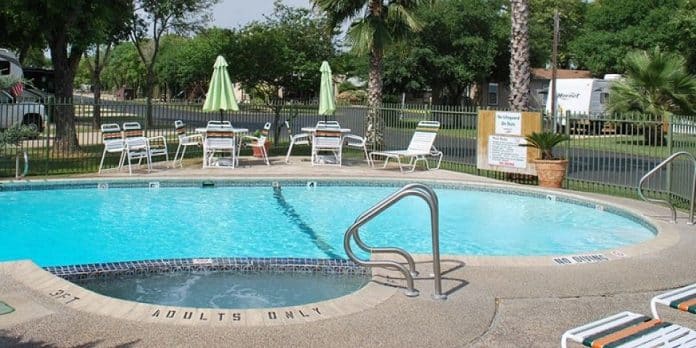 Travelers World RV Resort - San Antonio, TX | RVBuddy.com